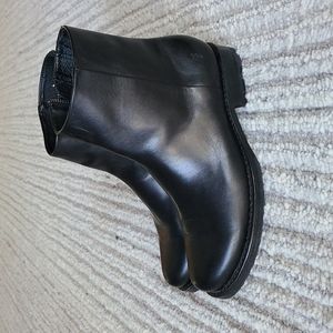 Frye Veronica Boot size 9